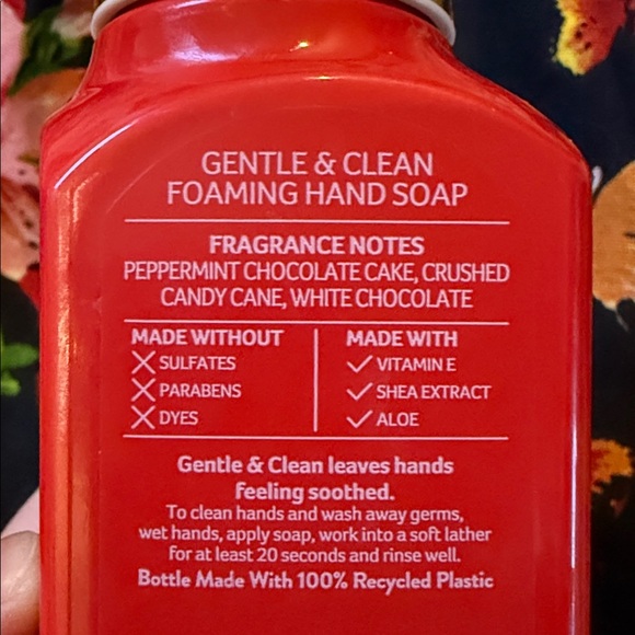 Milk Bar Bath & Body Works Peppermint Bark Truffle Foaming Hand Soap Pump - Red - Picture 3 of 5